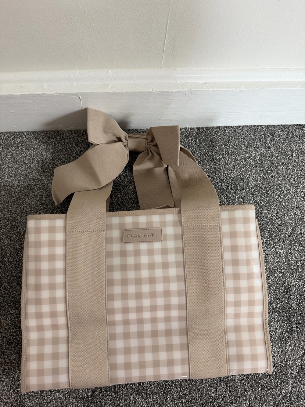 case-mate Beige Gingham Tote with Bow Handles